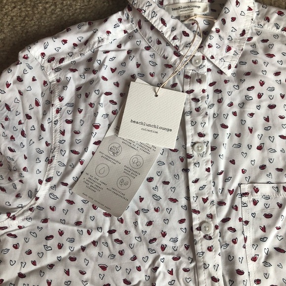 Beachlunchlounge lip heart shirt top Small button down blouse red white - Picture 6 of 7